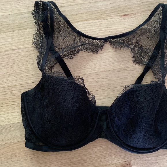 Victoria’s Secret Black Lace Bra with demi lining - Picture 2 of 6